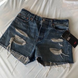 High Rise , Levi’s distressed Shorts